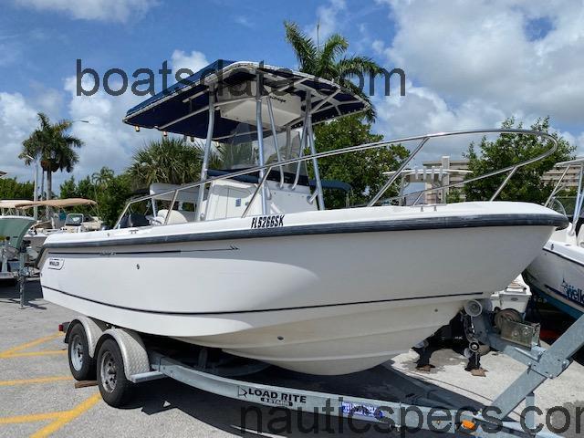 Boston Whaler 210 Outrage fiche technique et avis