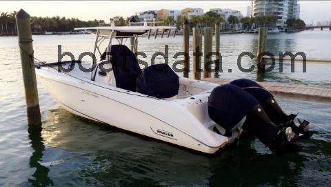 Boston Whaler 270 Outrage fiche technique et avis