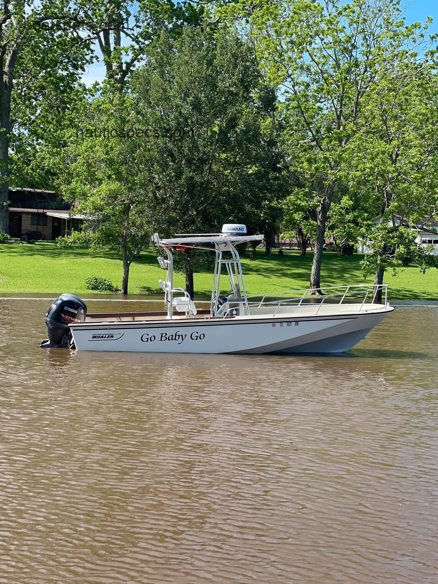 Boston Whaler Outrage 22 fiche technique et avis