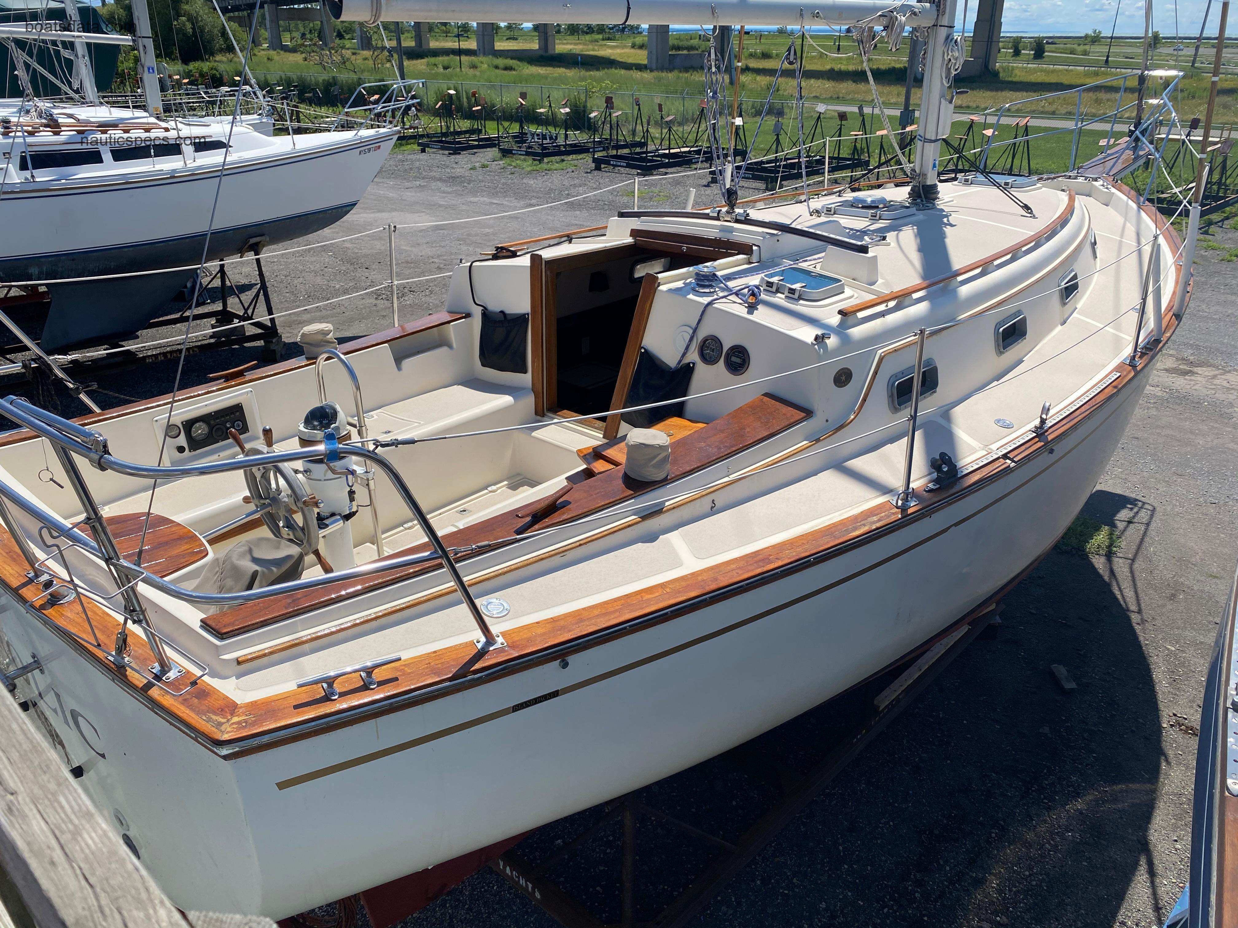 Island Packet 31 specs and reviews 