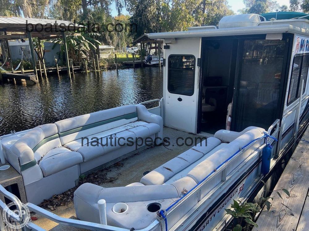 Sun Tracker 32 Party Cruiser fiche technique et avis